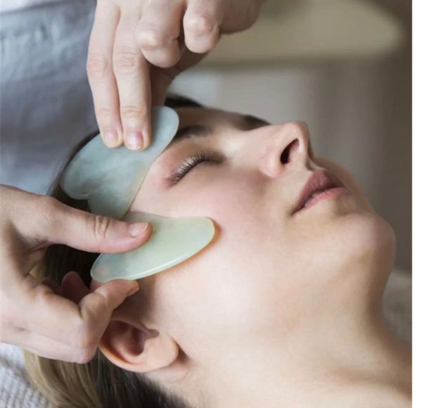 Jade Roller and Gua Sha for Face Lift